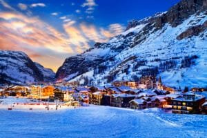 Scopri di più sull'articolo Transfer di Lusso per le Alpi | Blacklux® Chauffeur Service