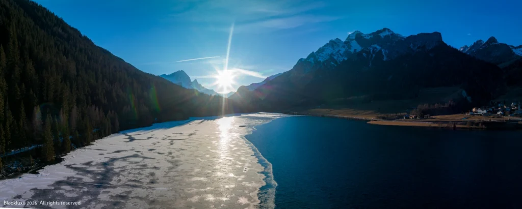 Private transfer from Zurich Airport to Interlaken Jungfrau region - Blacklux
