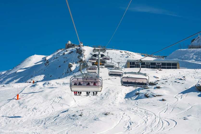 Guida ai trasferimenti di lusso e chauffeur service a St. Moritz - Blacklux